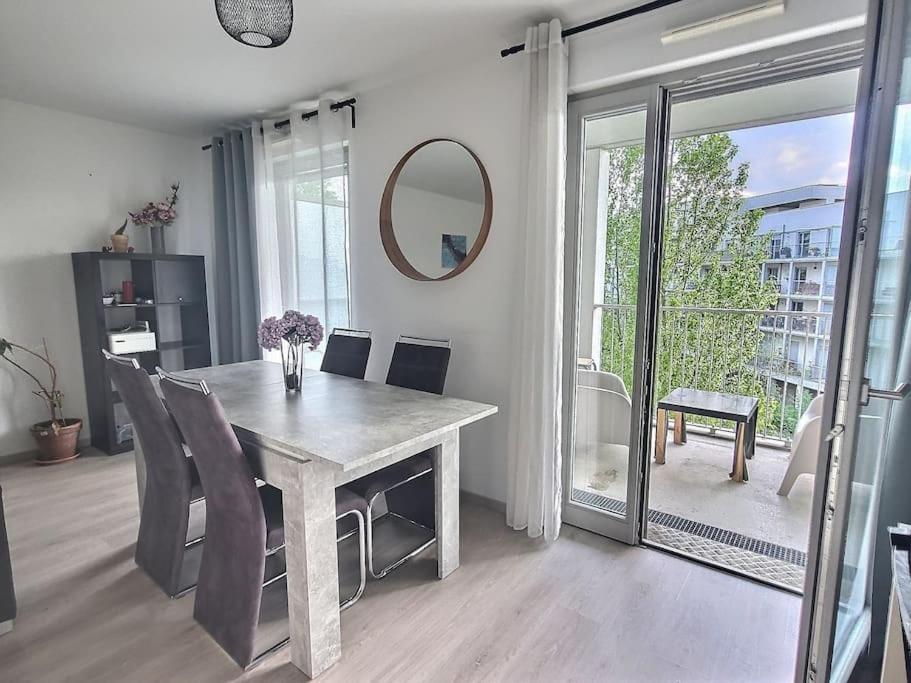 Superbe Appartement Avec 2 Balcons - Vue Sur La Cathedrale Environ 15 Min En Tram Strazburg Dış mekan fotoğraf